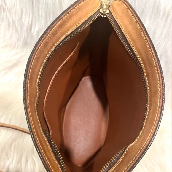 Louis Vuitton crossbody - Picture 11 of 14